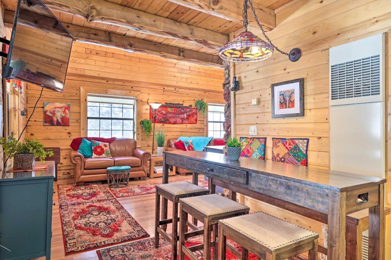 Rustic Duck Creek Village Cabin With Fire Pit! Экстерьер фото