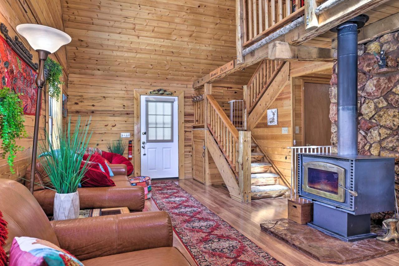 Rustic Duck Creek Village Cabin With Fire Pit! Экстерьер фото