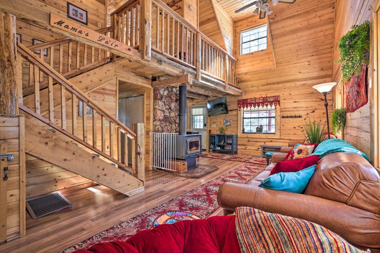 Rustic Duck Creek Village Cabin With Fire Pit! Экстерьер фото