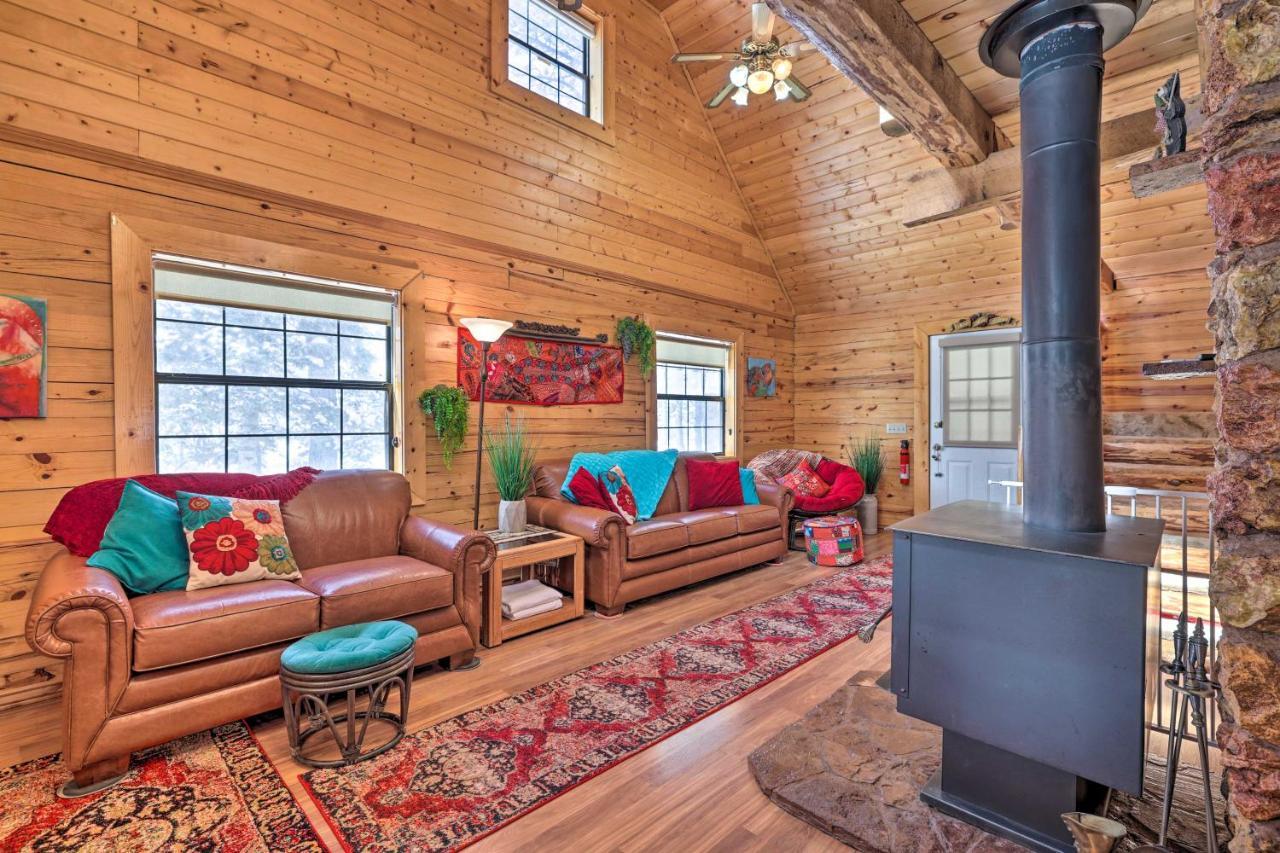 Rustic Duck Creek Village Cabin With Fire Pit! Экстерьер фото