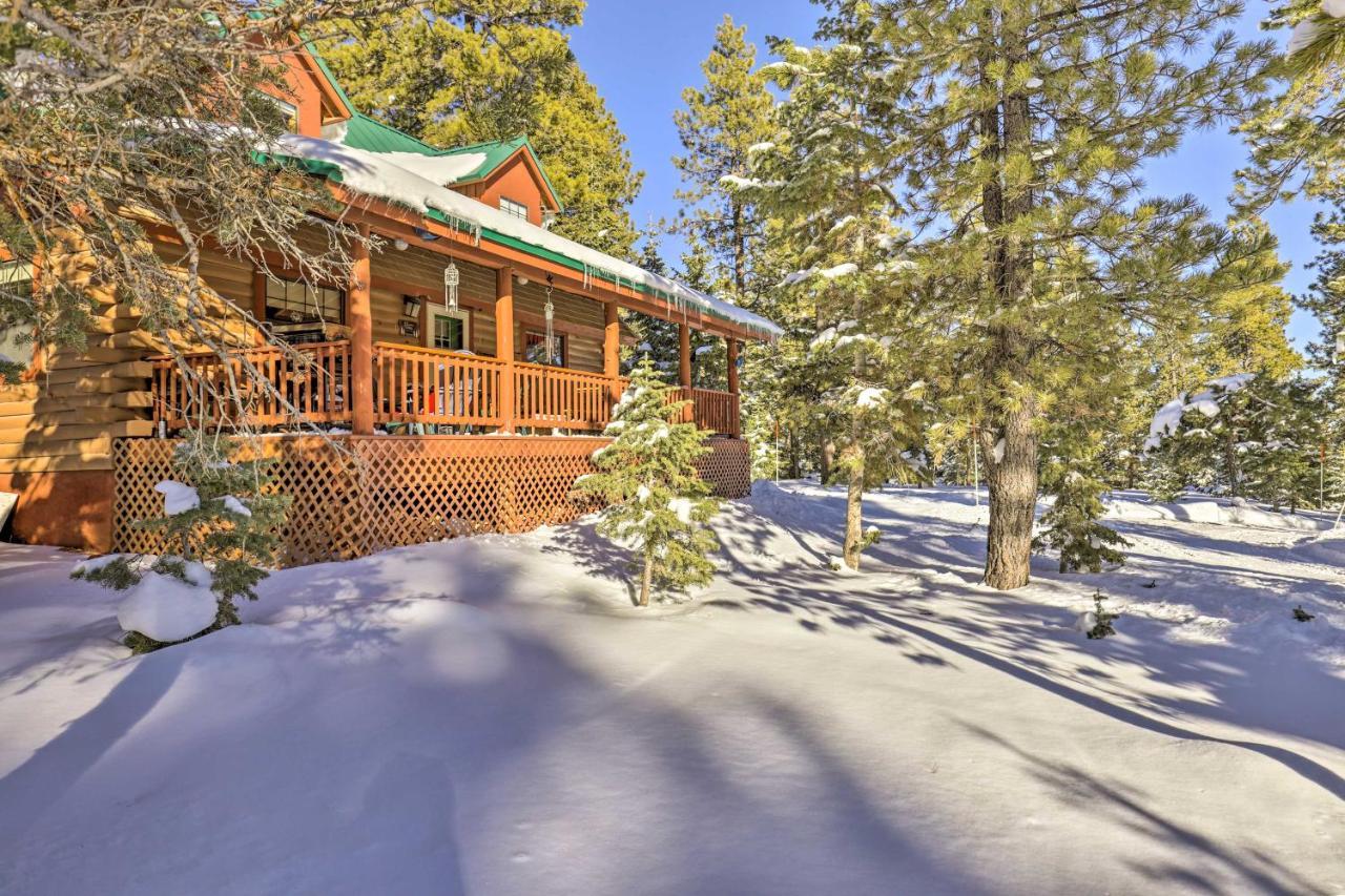 Rustic Duck Creek Village Cabin With Fire Pit! Экстерьер фото